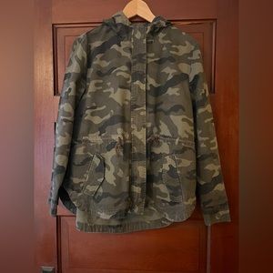 Love tree hooded camo jacket